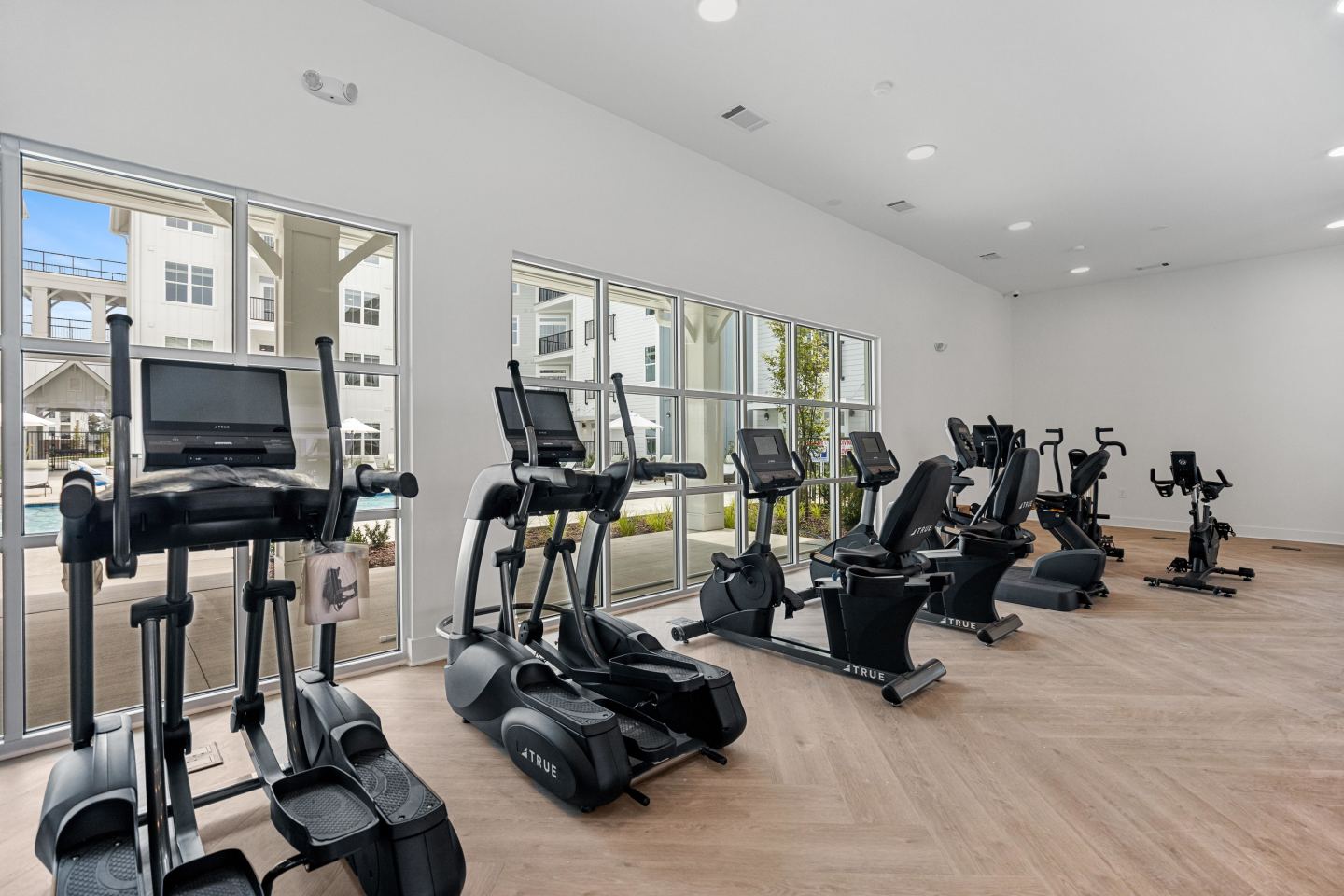 Oak Grove at Blake Farm - Active Adult Apartment Homes Image 15