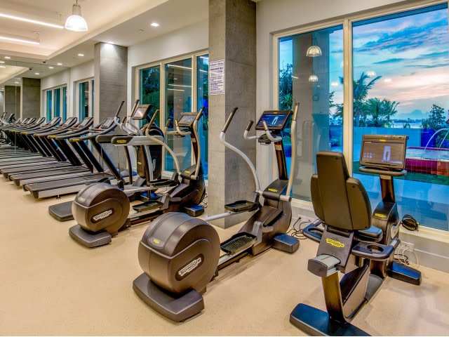 Miami Bay Waterfront Midtown Residences Image 19