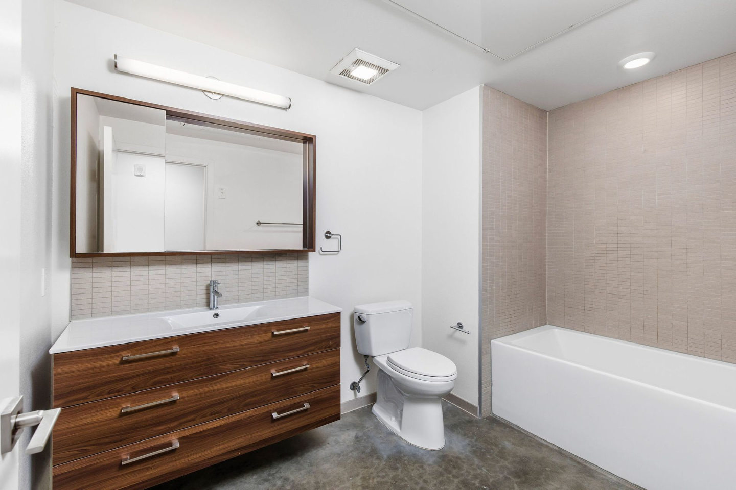 H Wood Apartments Image 38