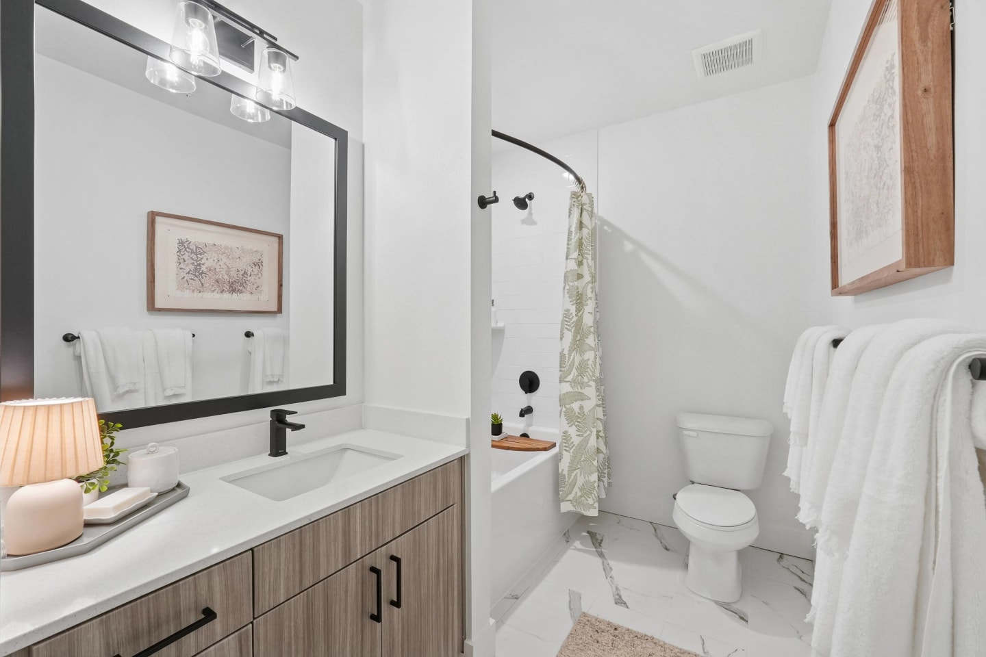 Linz Bayview Apartments Image 32