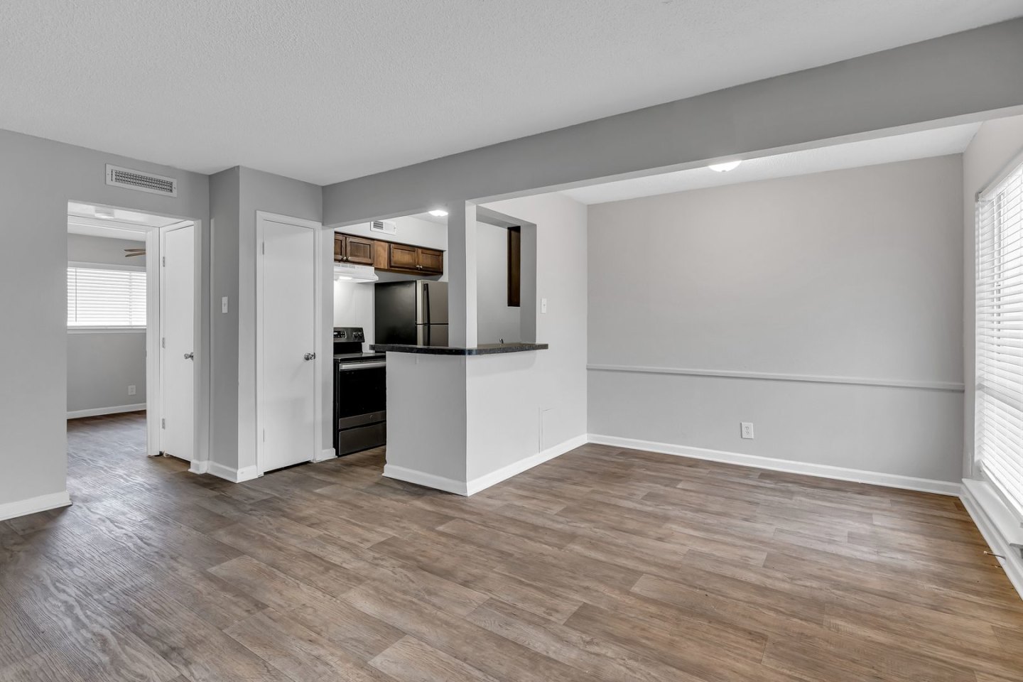 Glen Oaks Apartments Image 7