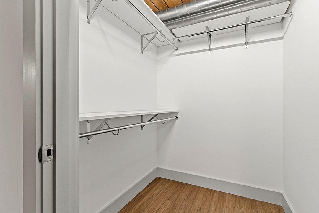 Riverwalk Lofts Image 29