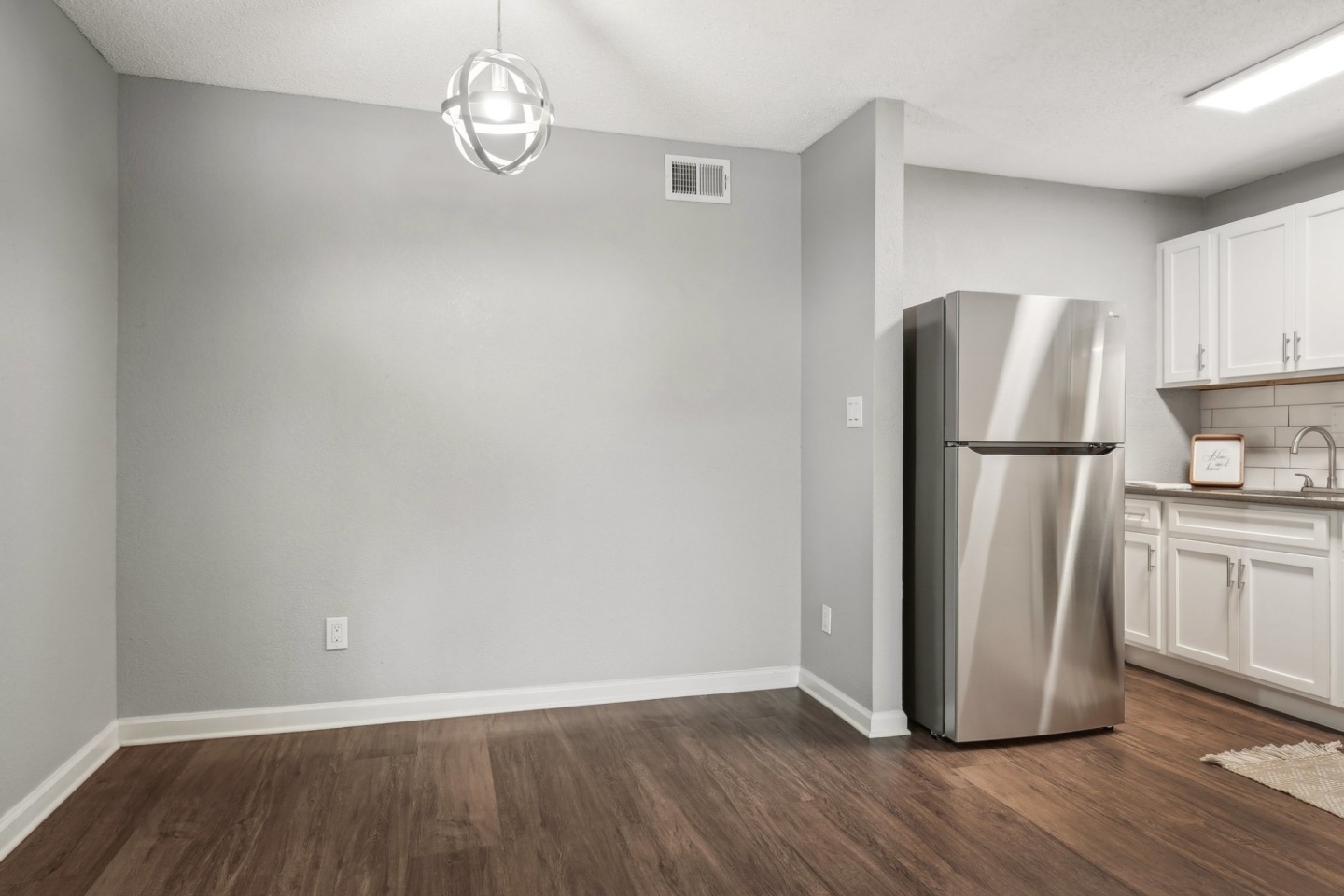Avondale Village Image 43