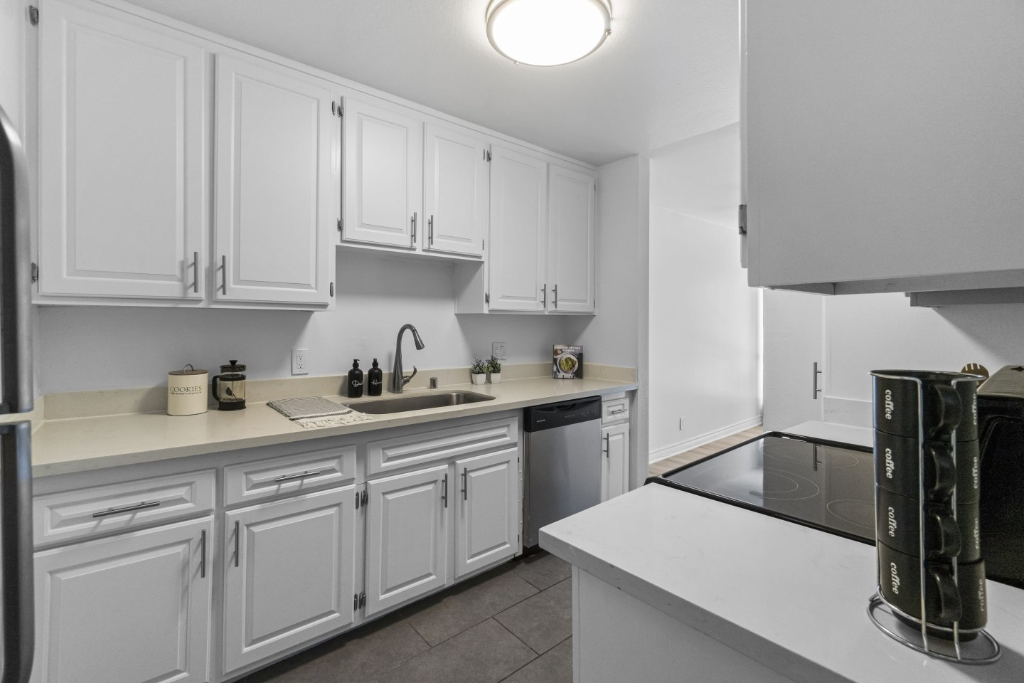 600 Olive Image 15