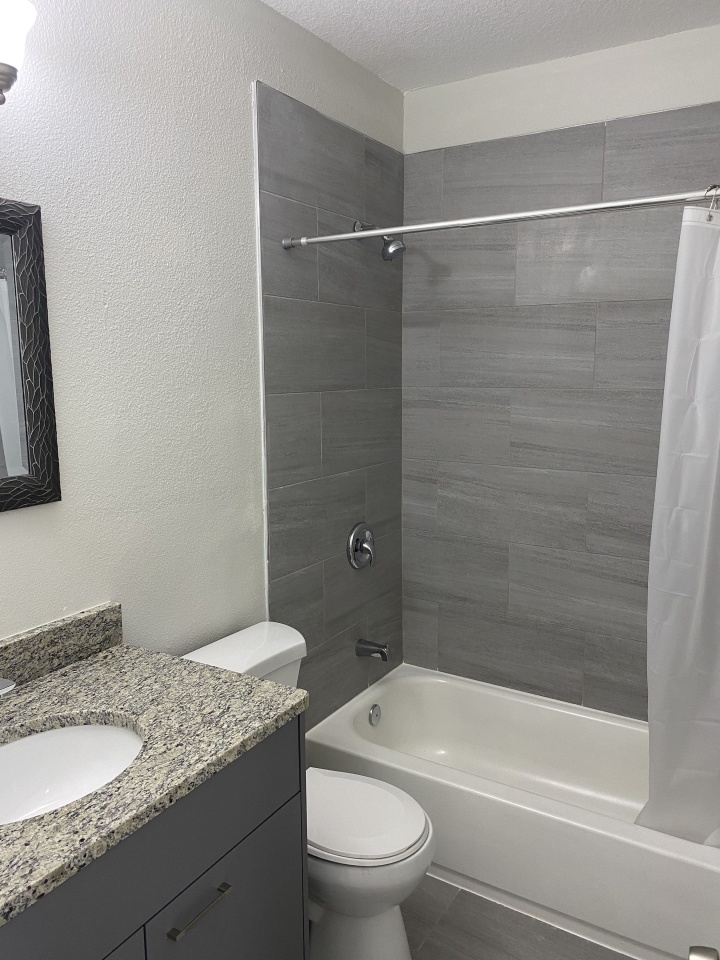 Colonial Drive Image 11