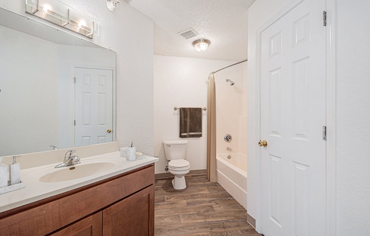 Affordable Housing - Pine Tree Apartments Image 19