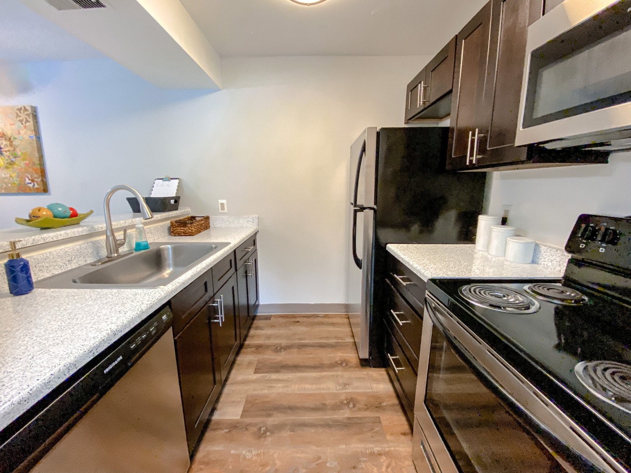 Camelot East Apartments Image 15