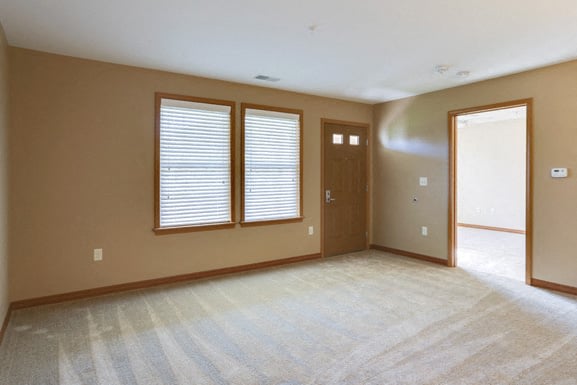 Deer Lakes Apartments Image 10