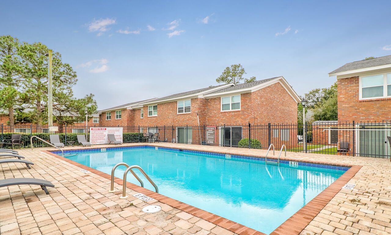 Savan Pointe Townhomes East and West Image 6