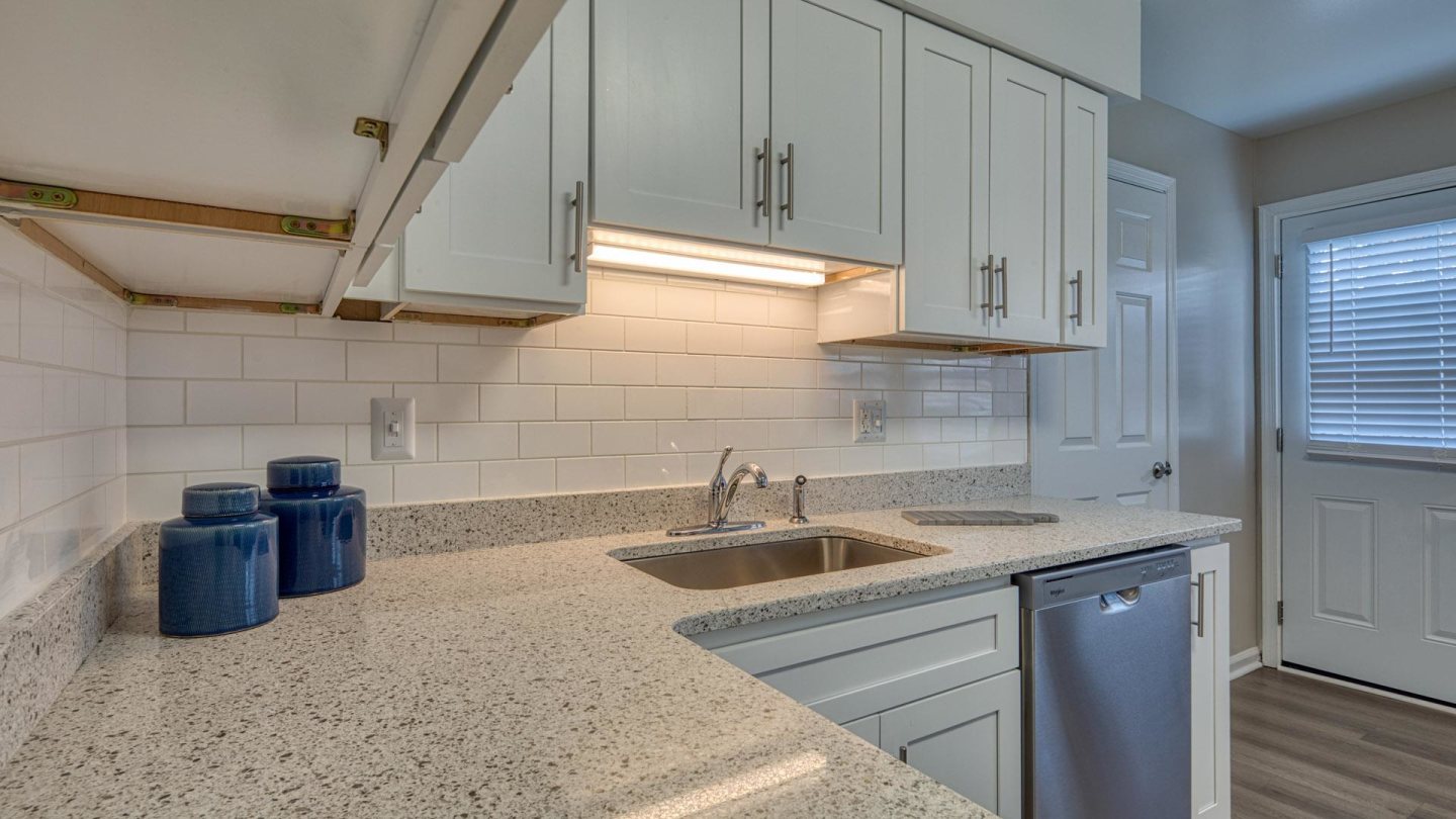 Holly Point Apartments Image 42