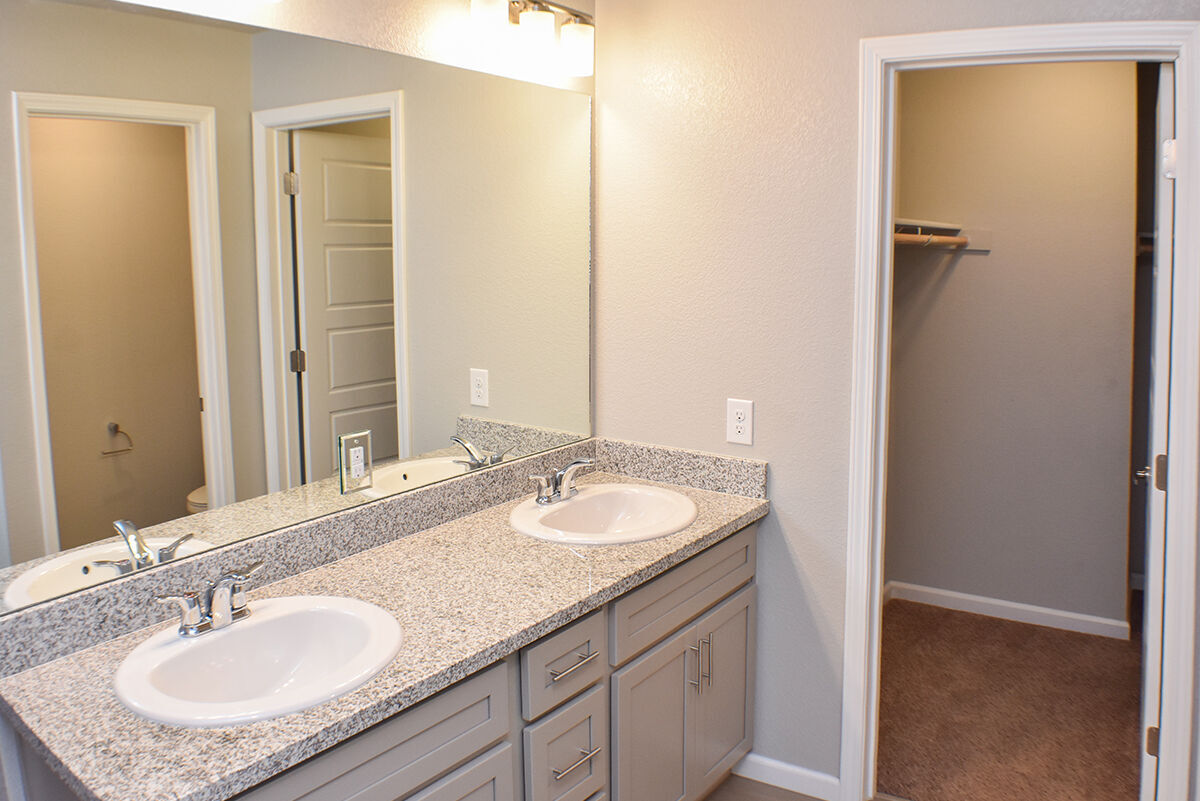 Sierra Vista Apartments Image 29