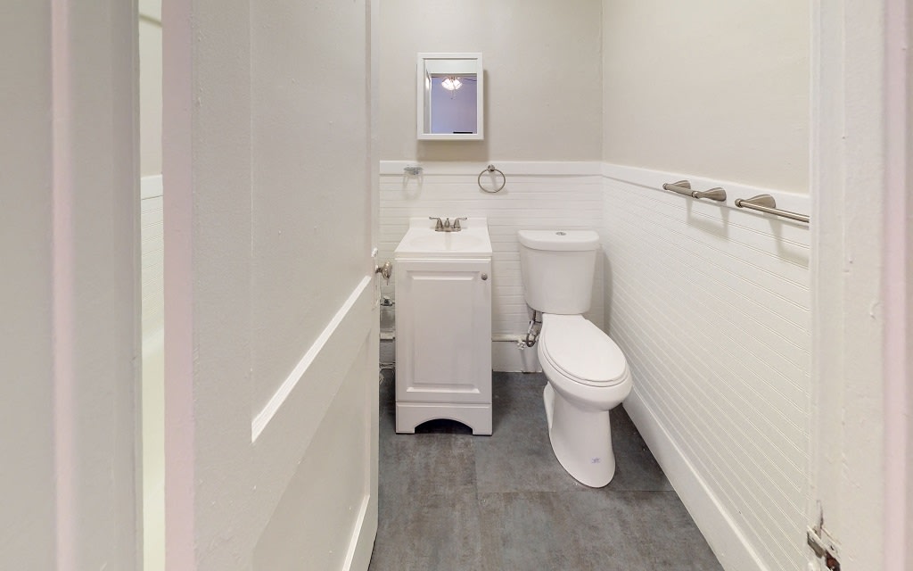 1170 Logan Image 17