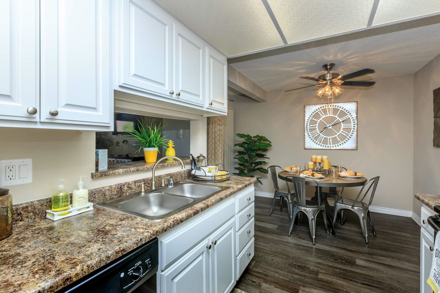 Raintree Apartment Homes Image 38