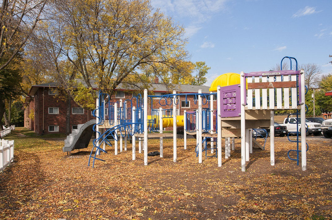 Seasons Park Apartments Image 10