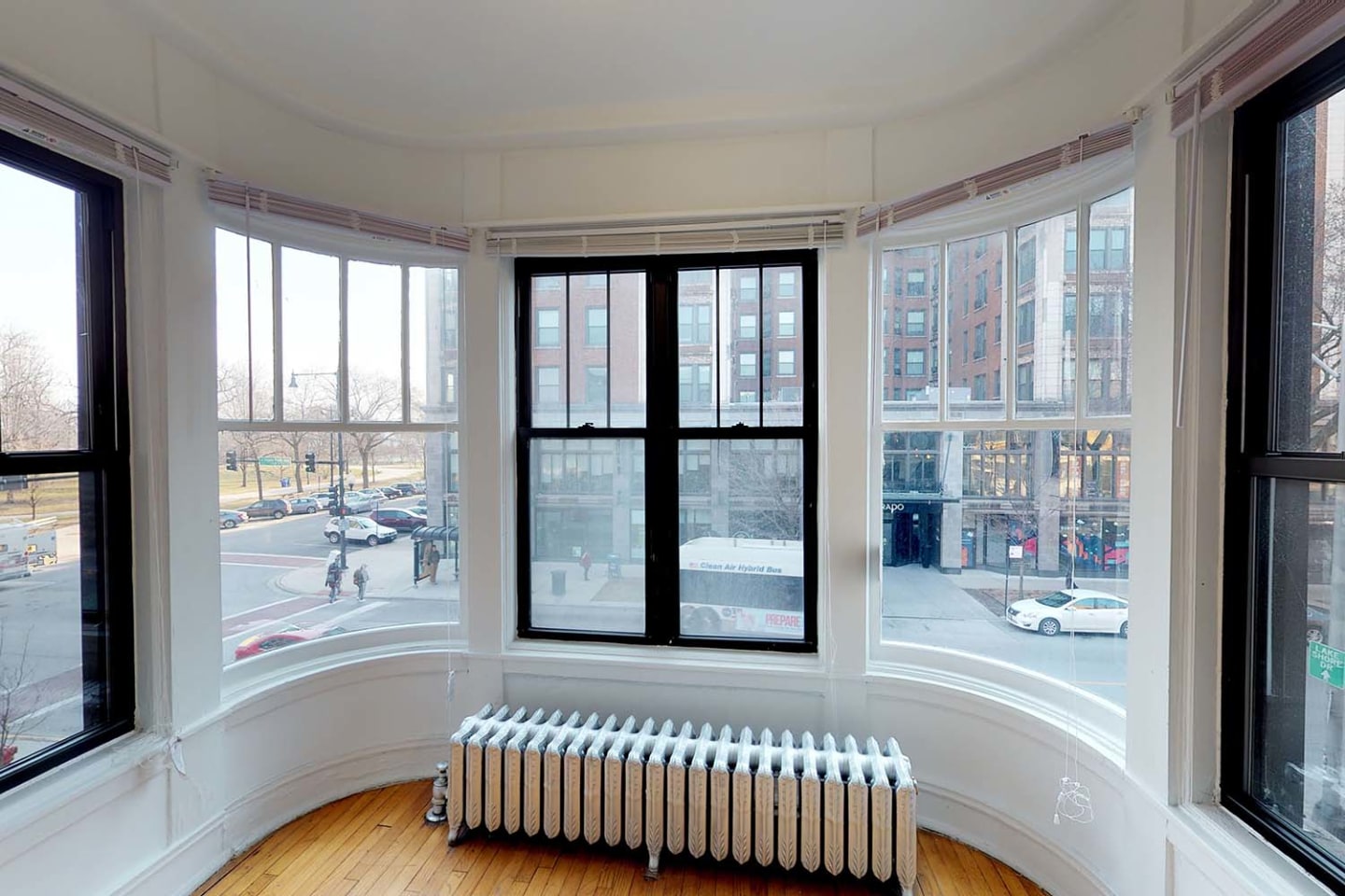 5300-5308 S. Hyde Park Boulevard Image 3
