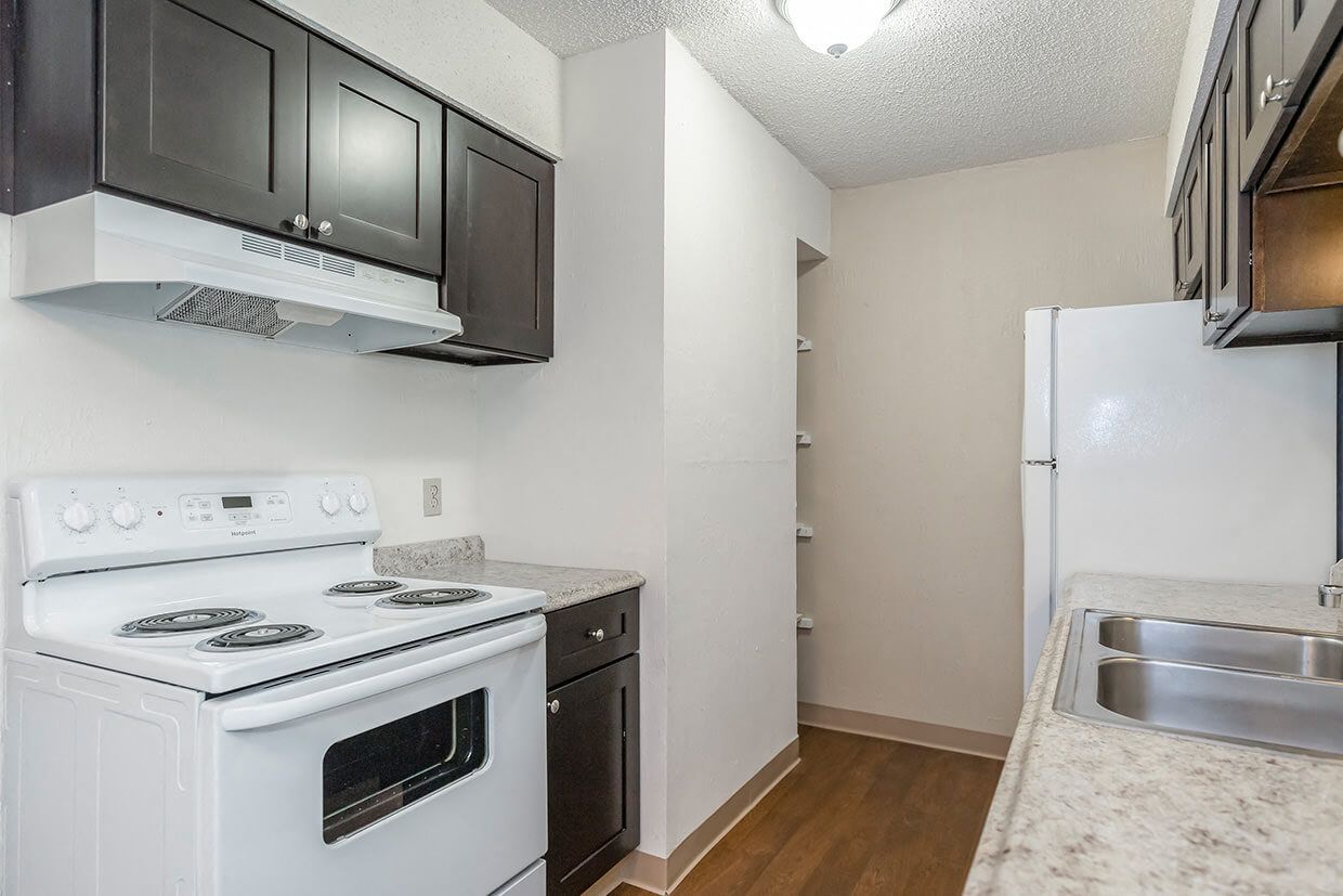 Raintree Apartments Image 16