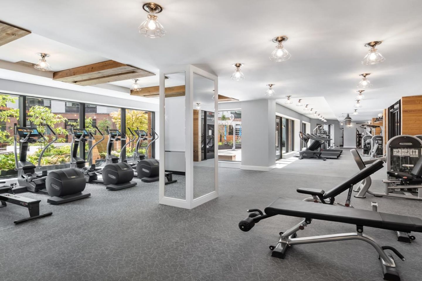 475 Clermont Image 18