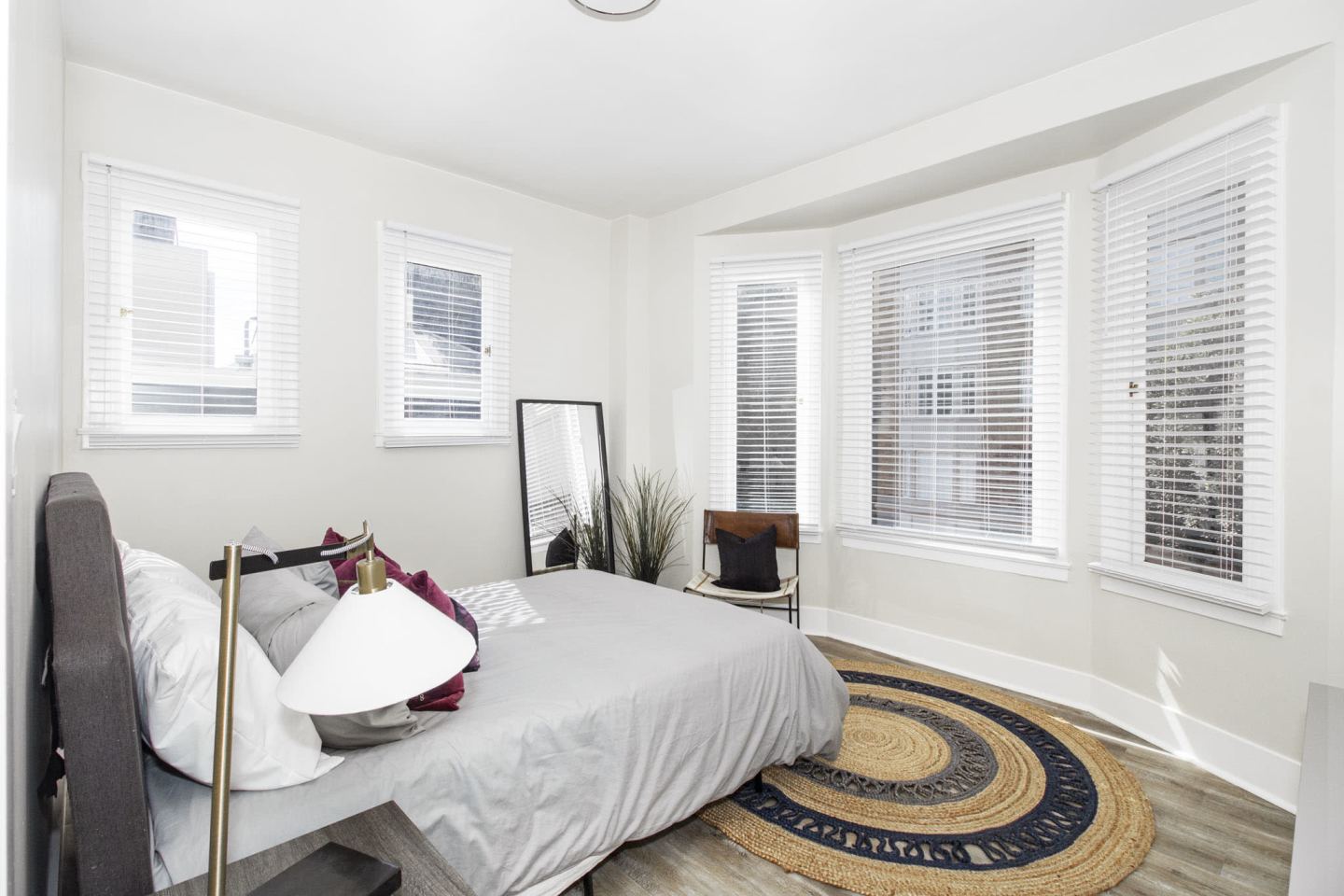 795 PINE Image 17