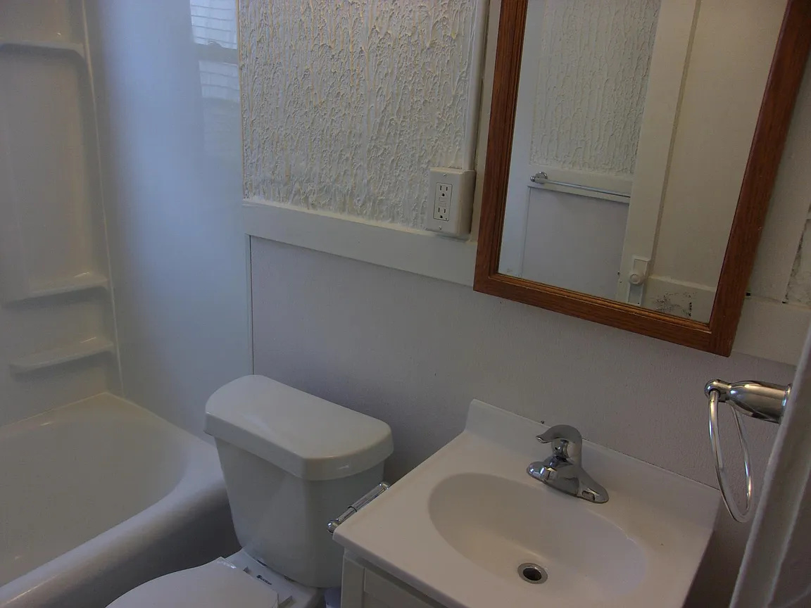 Hertel Avenue Apartments Image 6