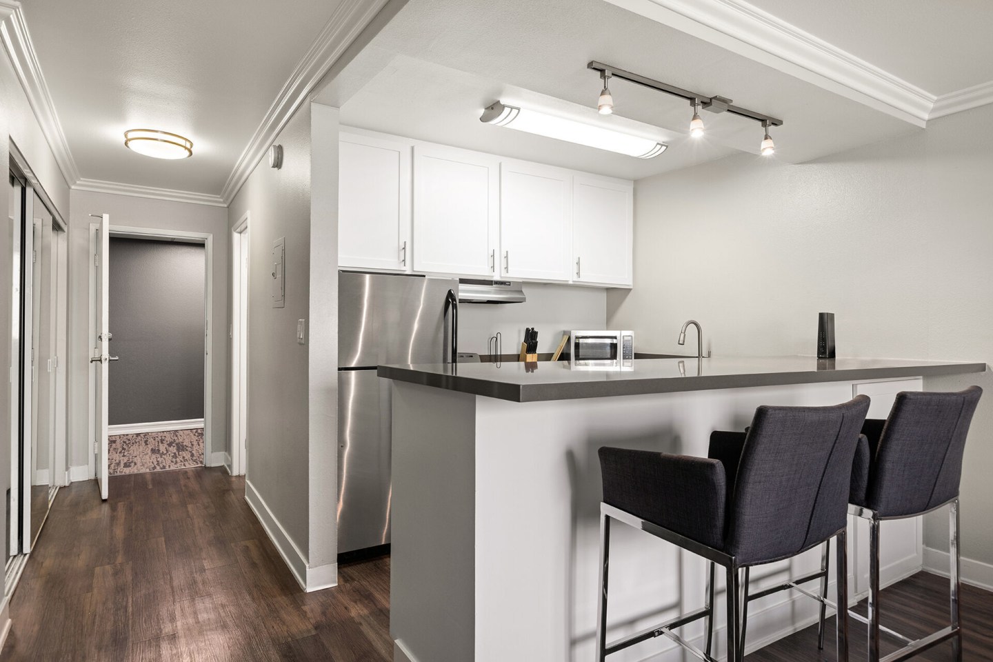 1200 Riverside Image 21