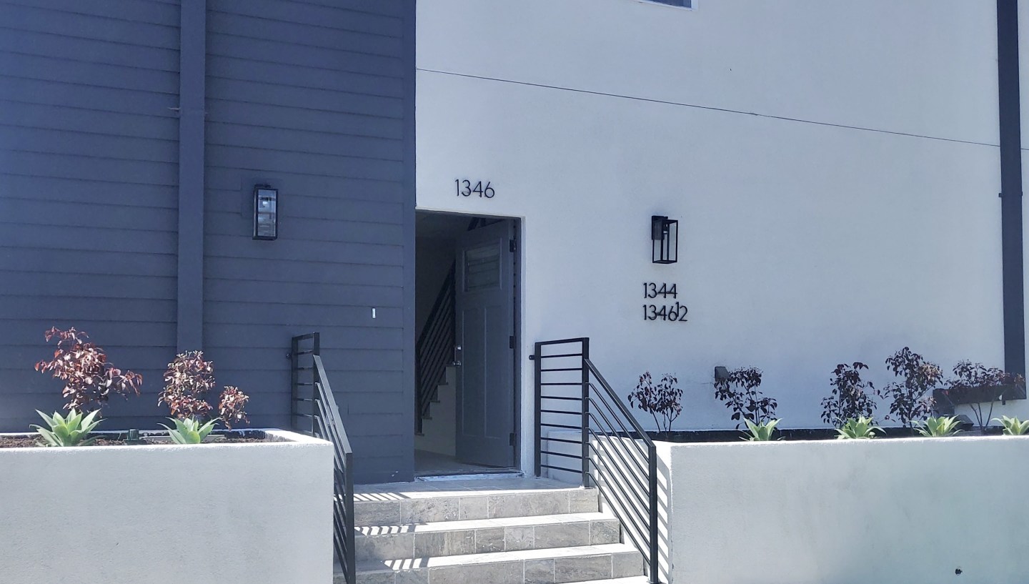 1344 W 37th Place - Co-Living Image 5