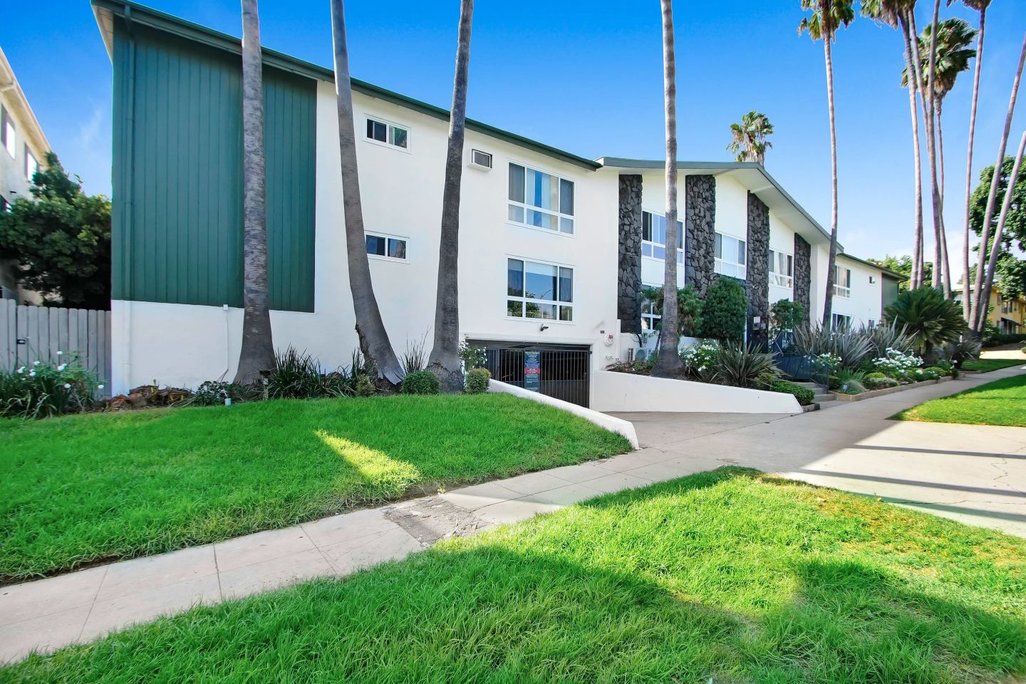1545 N Laurel Image 32