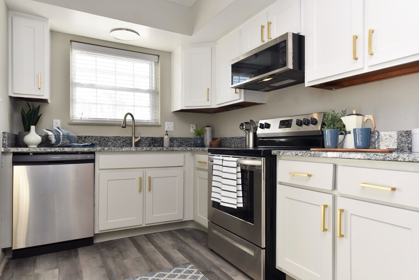 Everly Meridian Hills Image 1