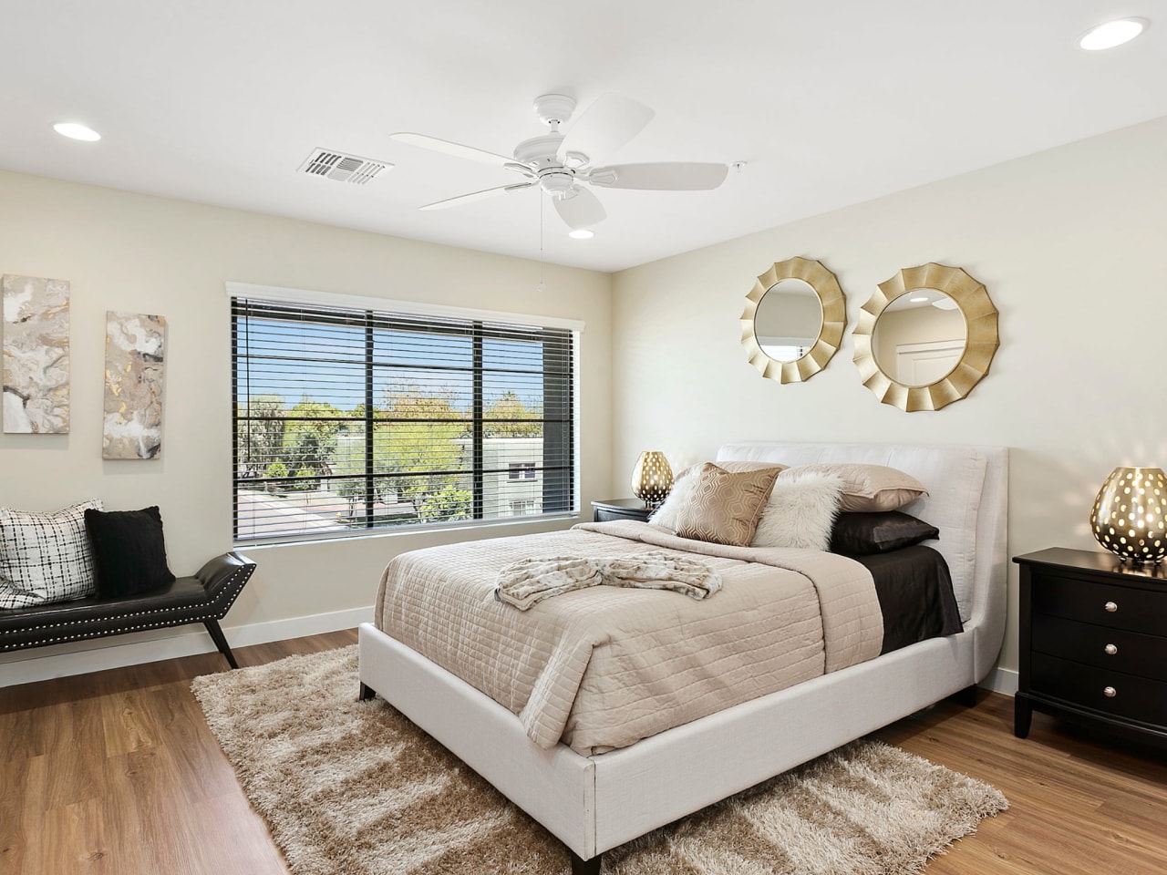 The Hardy Tempe Townhome Living Image 5