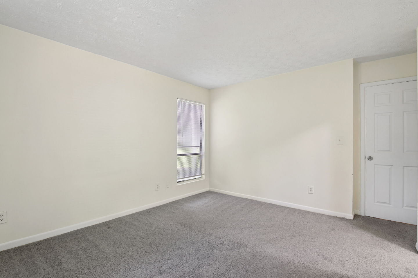 Midwood Gardens Apartments Image 32