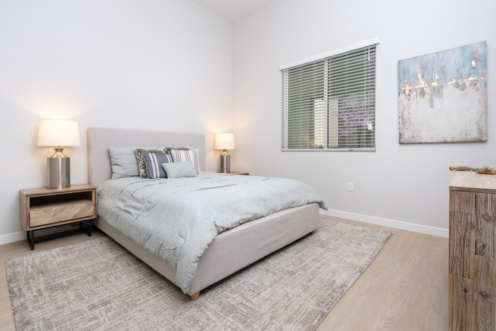 Downtown Ontario Luxury Apartments Image 25
