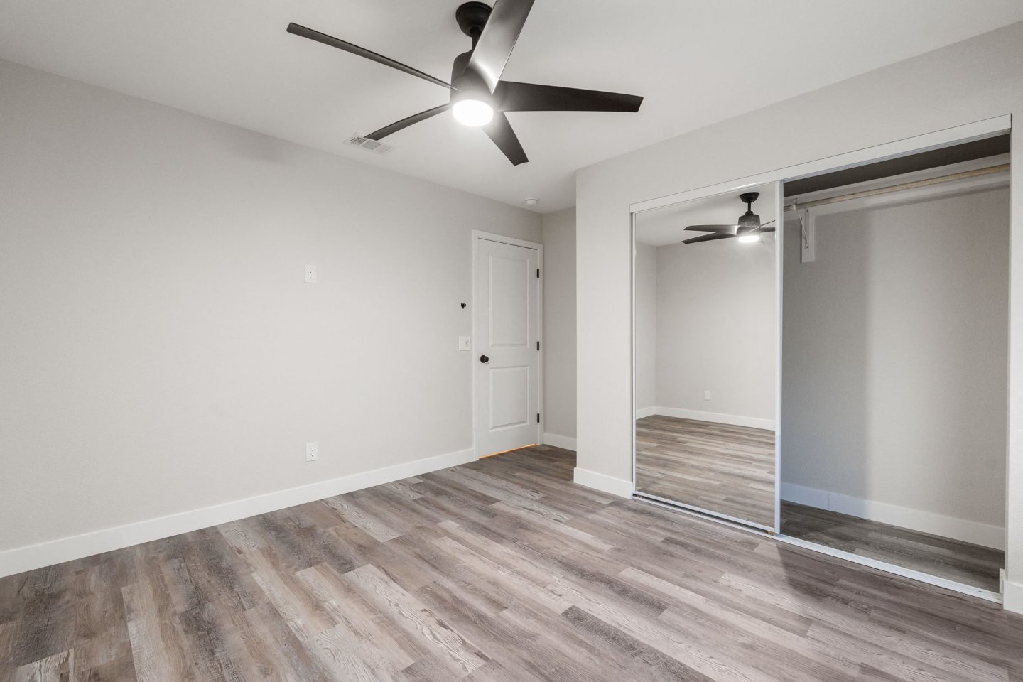 311 Apartment Homes Image 7