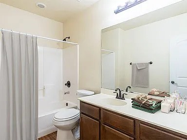 302 W San Antonio Image 5