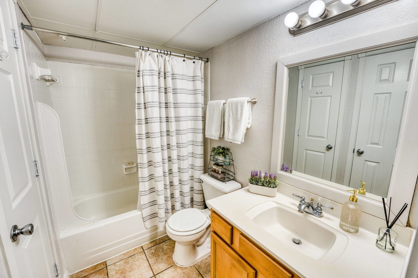 Le Montreaux Apartments Image 36