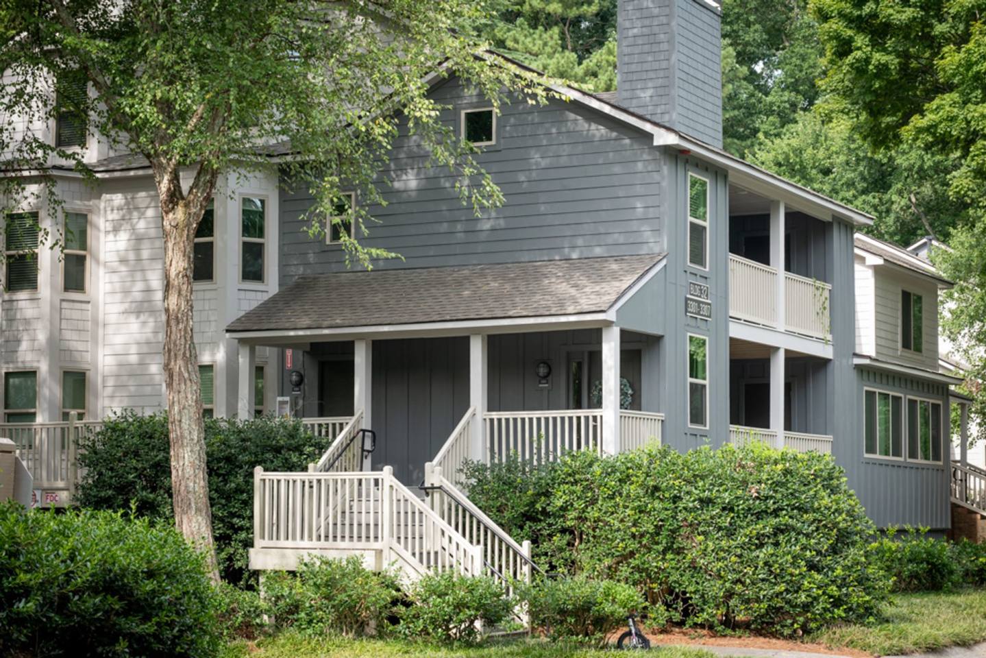 Kinstone Columns Drive Image 17