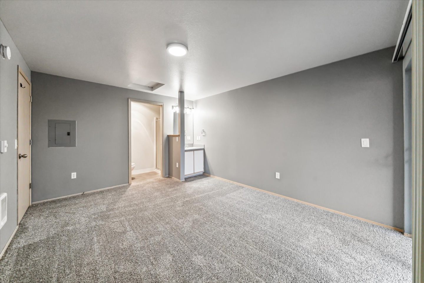 Oak Park Village Apartments Image 15