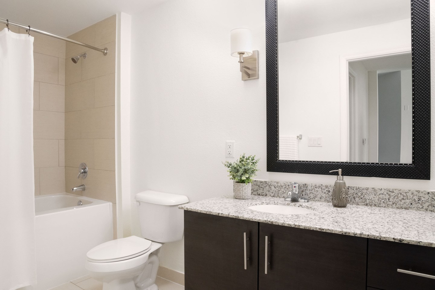 Doral View Image 9