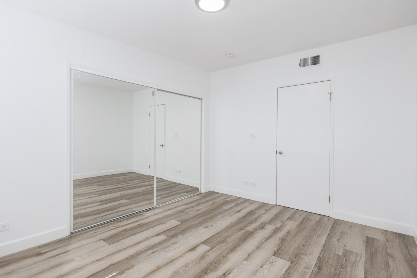 Monarch Apartment Lofts Image 16