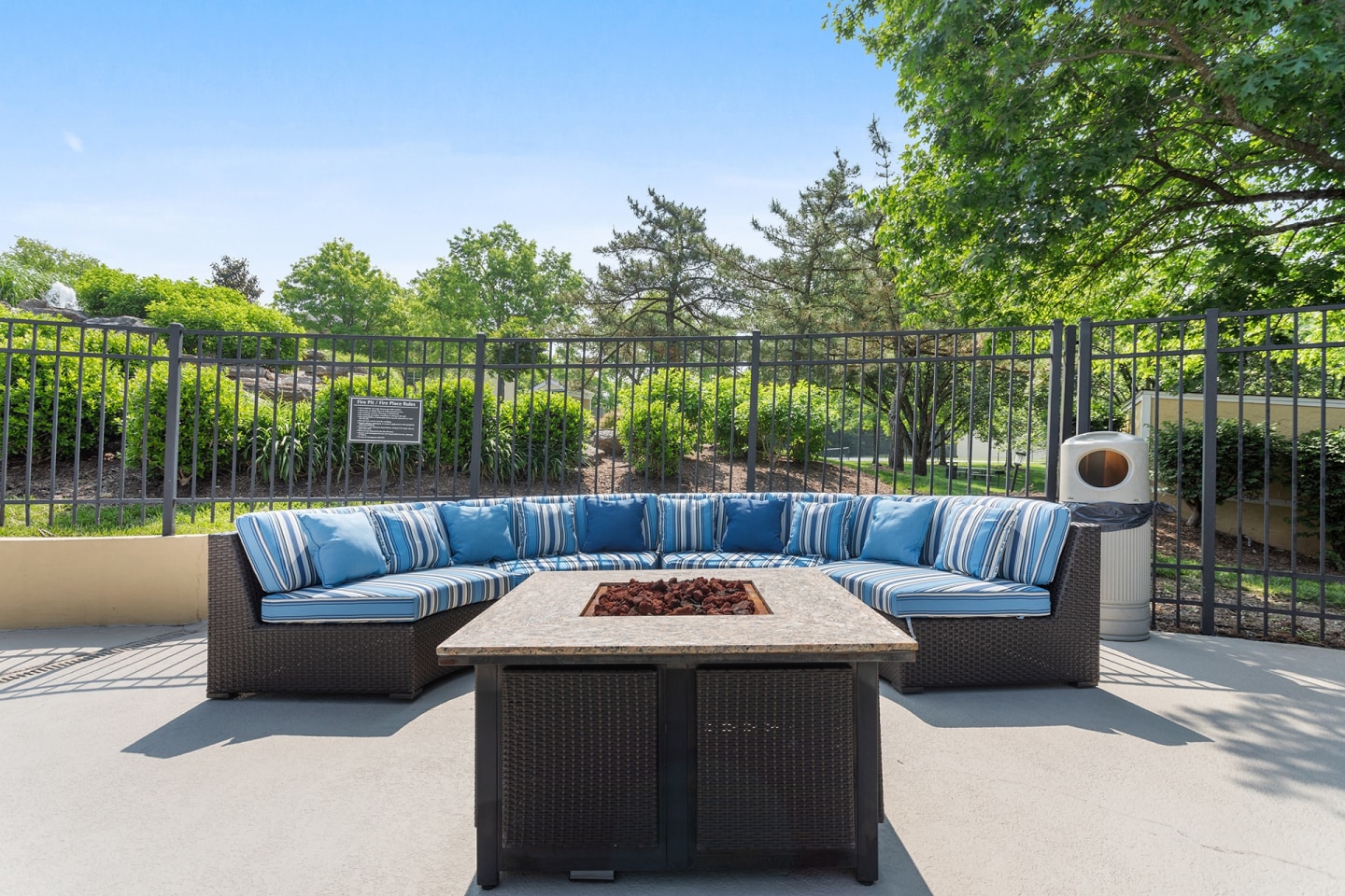Brentwood Oaks Image 6