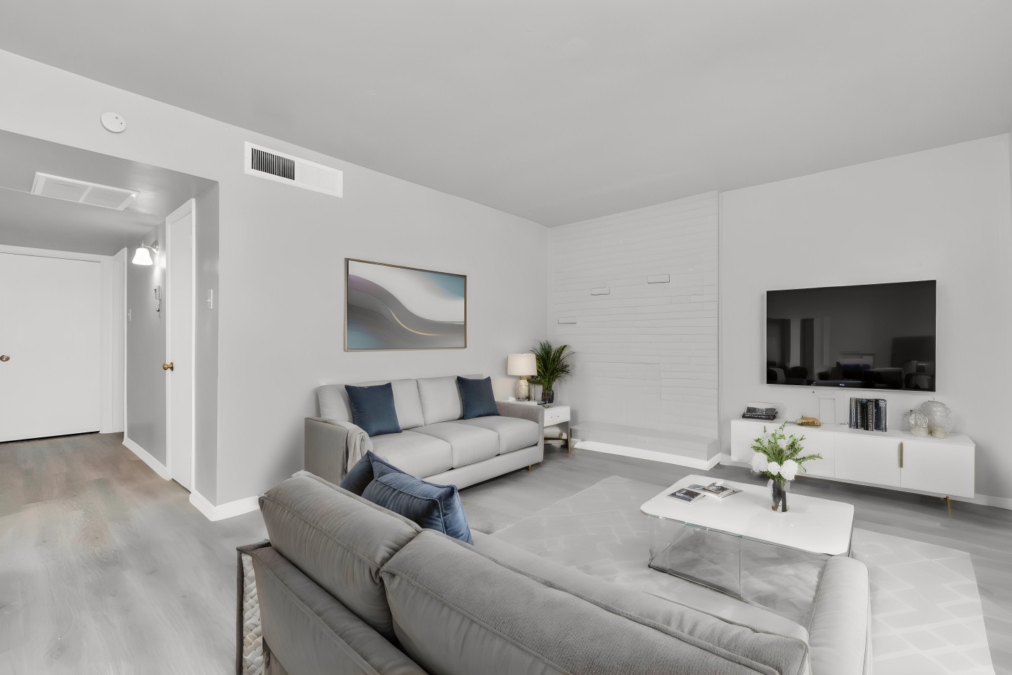 Post Oak Apartment Image 13