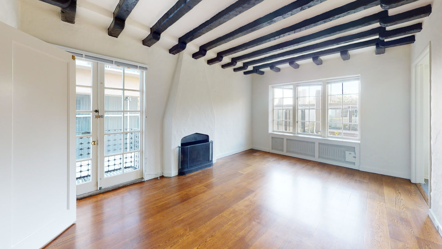 899 Green Street Image 20