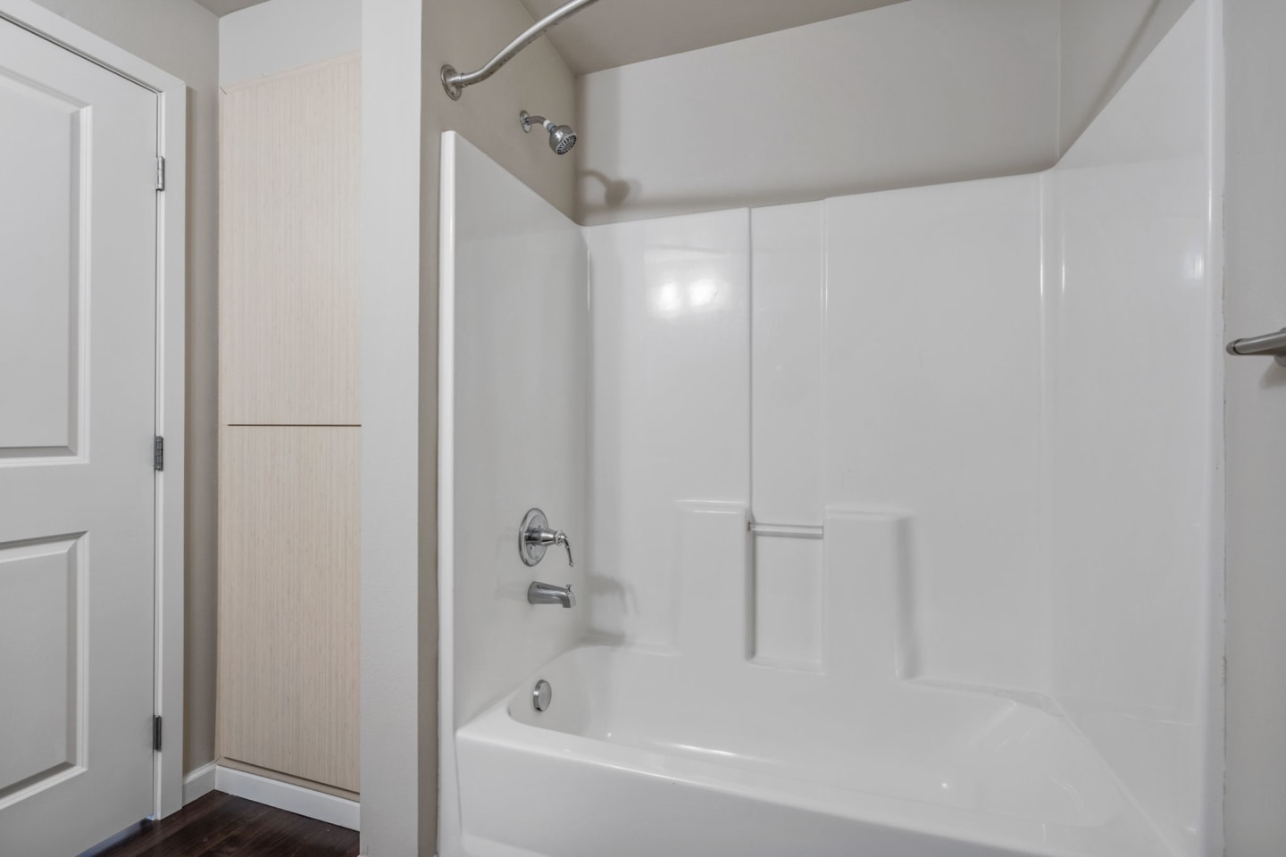 1711 Apartments Image 22