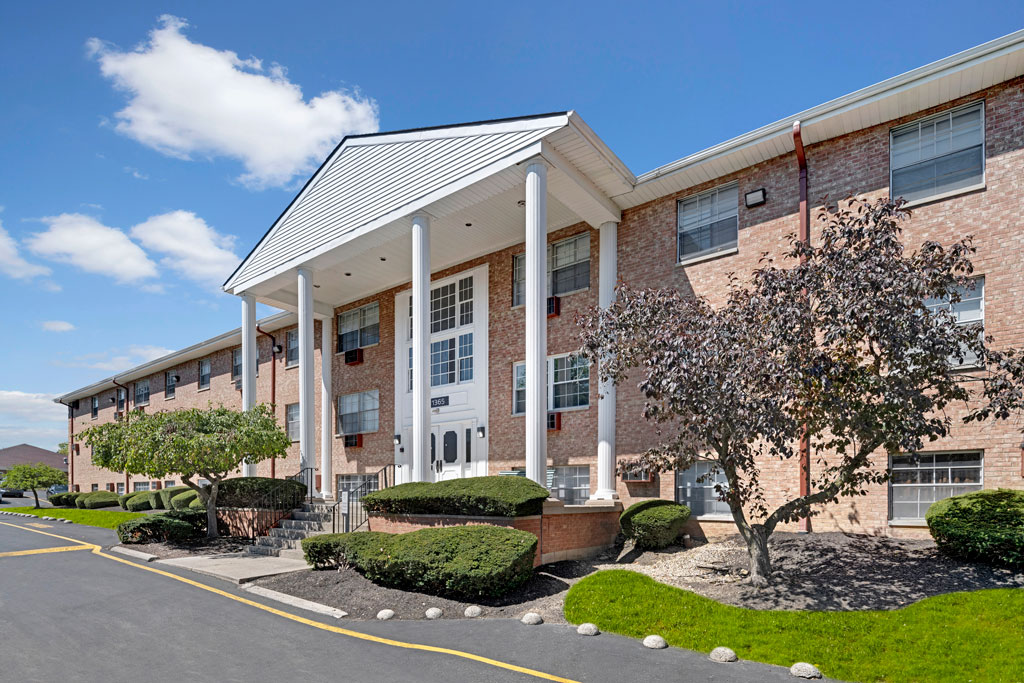 Briarcliff Plaza Image 17