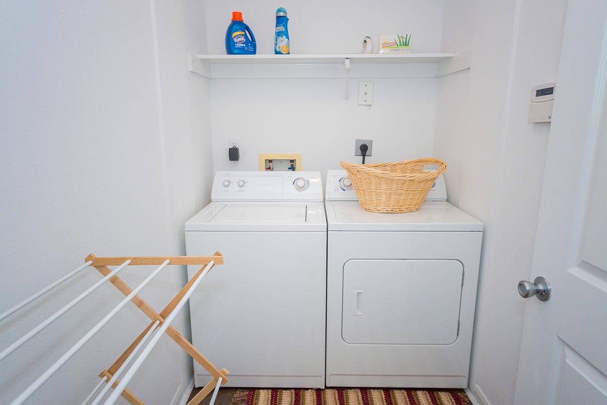 Catalina Village Apartment Homes Image 4