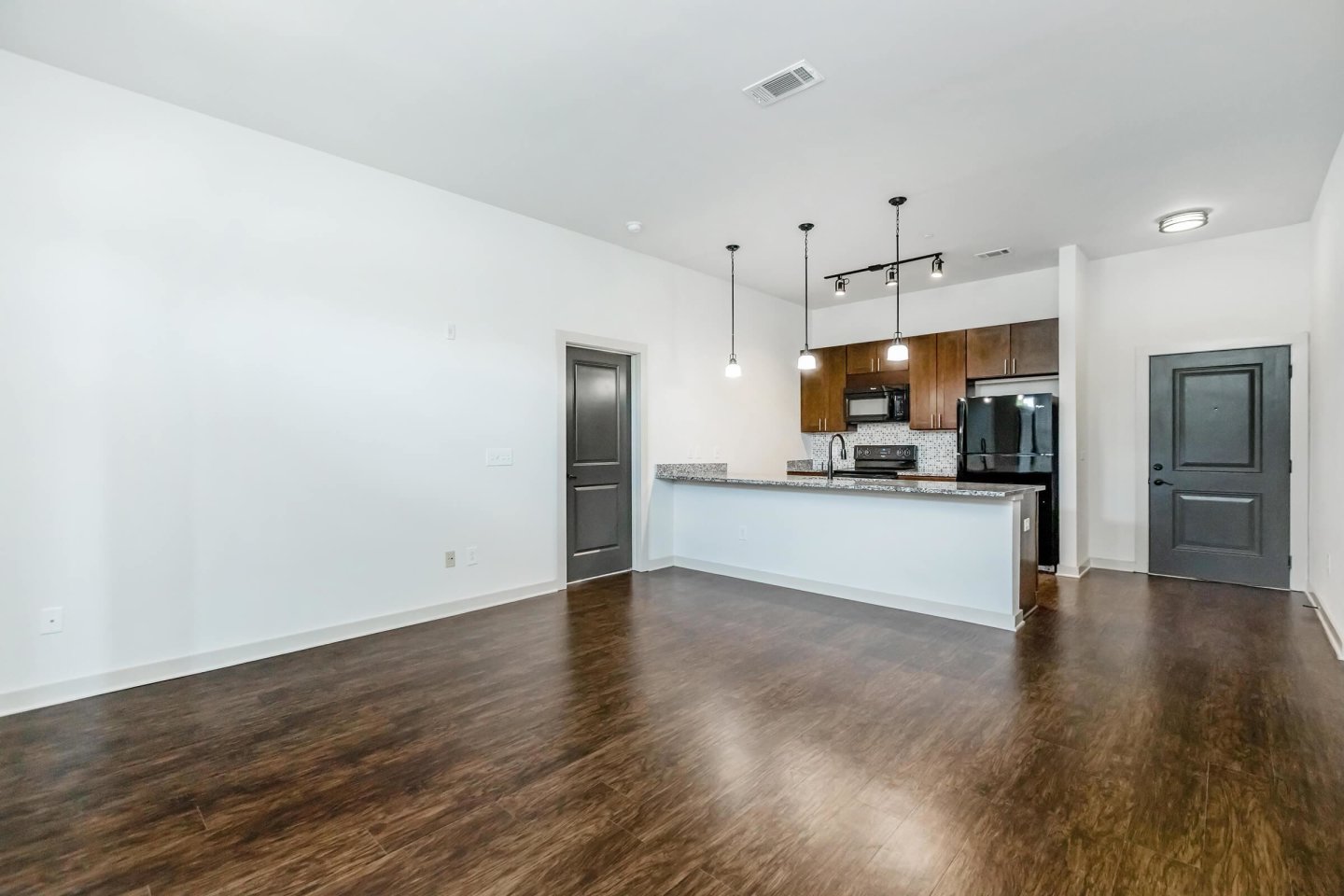 1810 Belcourt Image 4