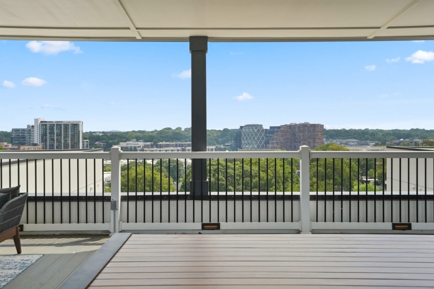 555 Boulevard Image 73