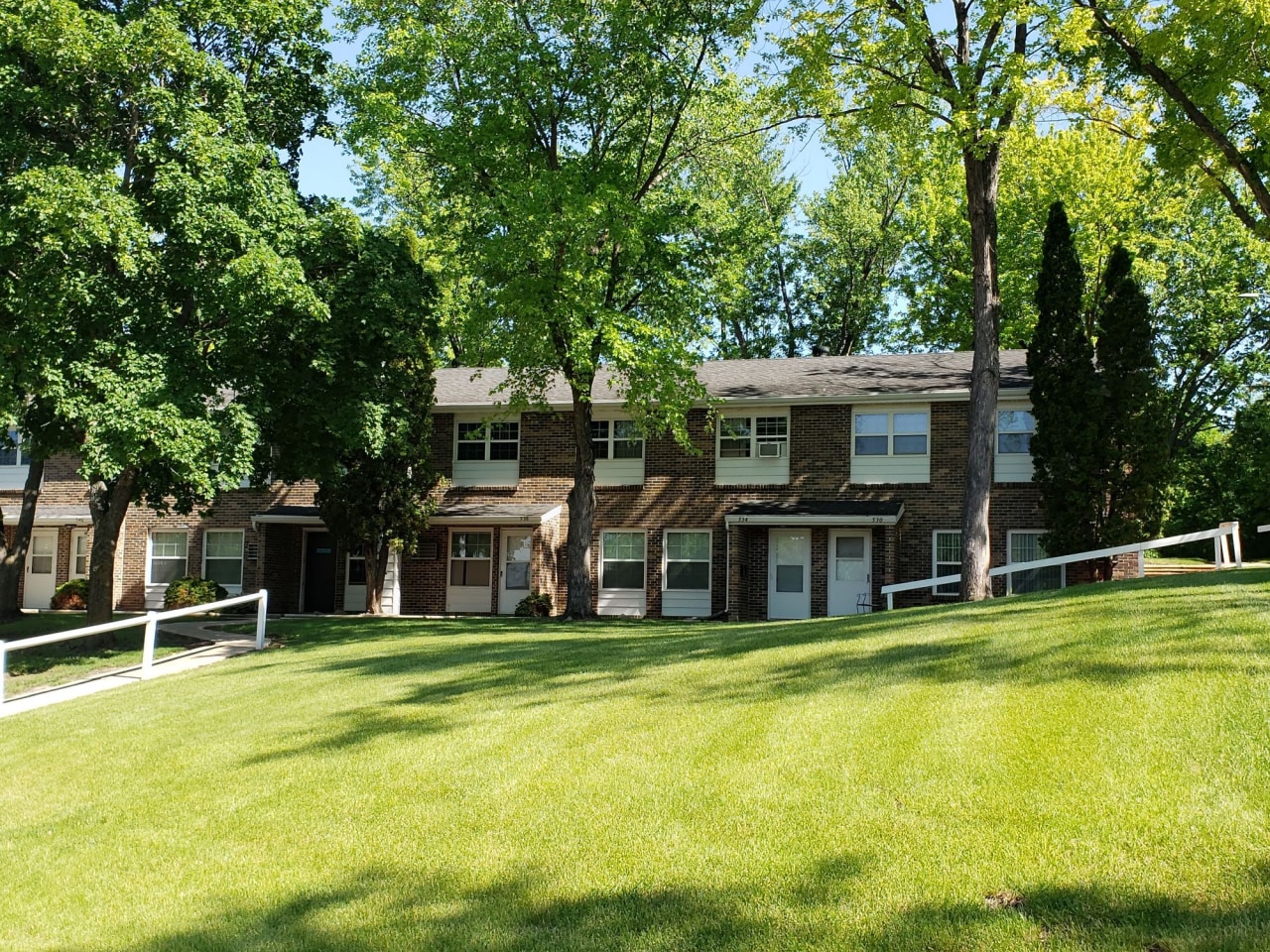 Colonial Village Image 16