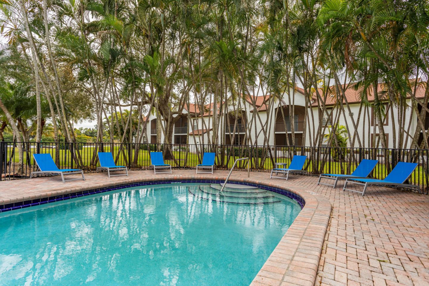 The Landings at Pembroke Lakes Apartments Image 14