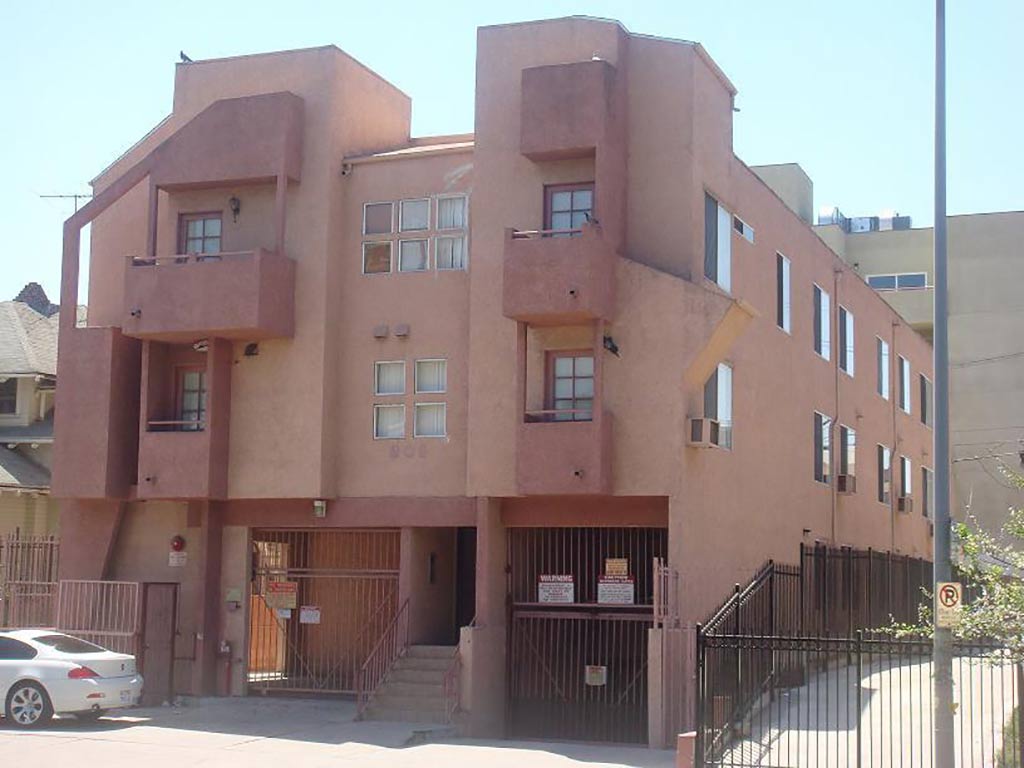 909 S Irolo St Image 1