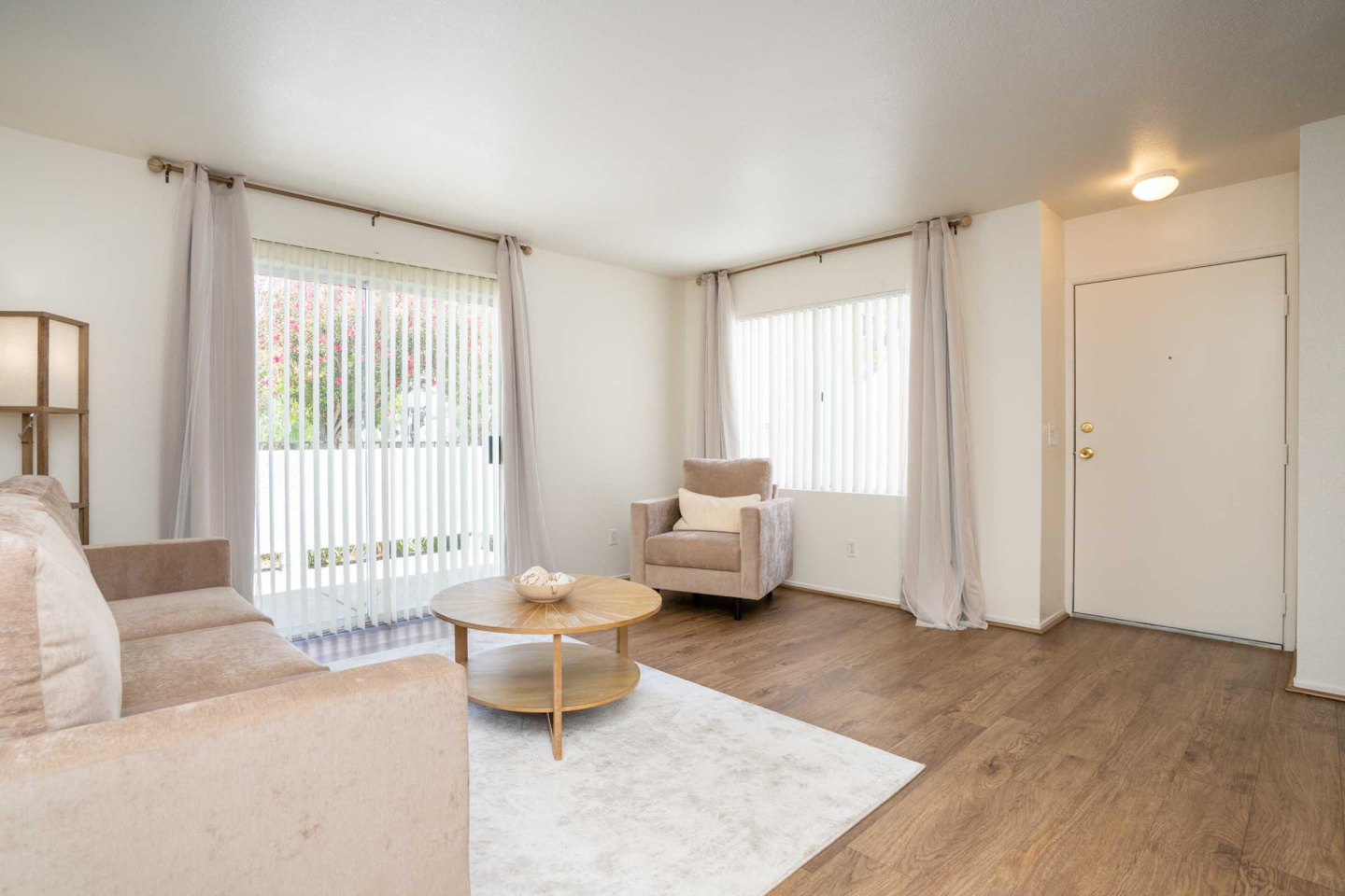 Riverpark apartment homes Image 75