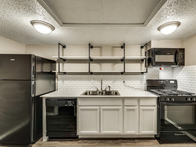 Pinewoods Apartments Image 11